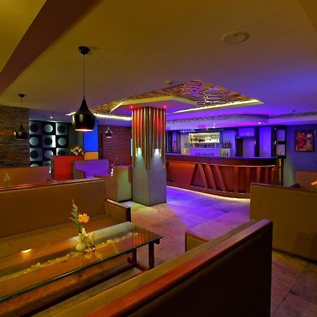 Готель Sreevalsam Residency Kulanada Tamarakulam Екстер'єр фото