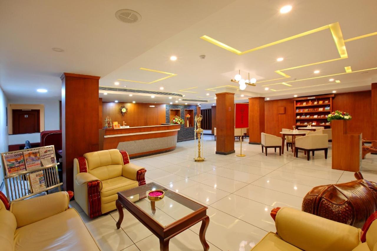 Готель Sreevalsam Residency Kulanada Tamarakulam Екстер'єр фото