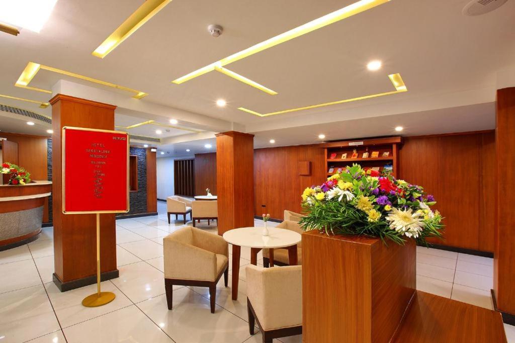 Готель Sreevalsam Residency Kulanada Tamarakulam Екстер'єр фото