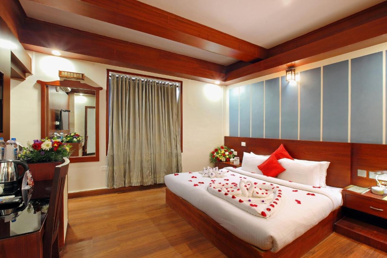Готель Sreevalsam Residency Kulanada Tamarakulam Екстер'єр фото
